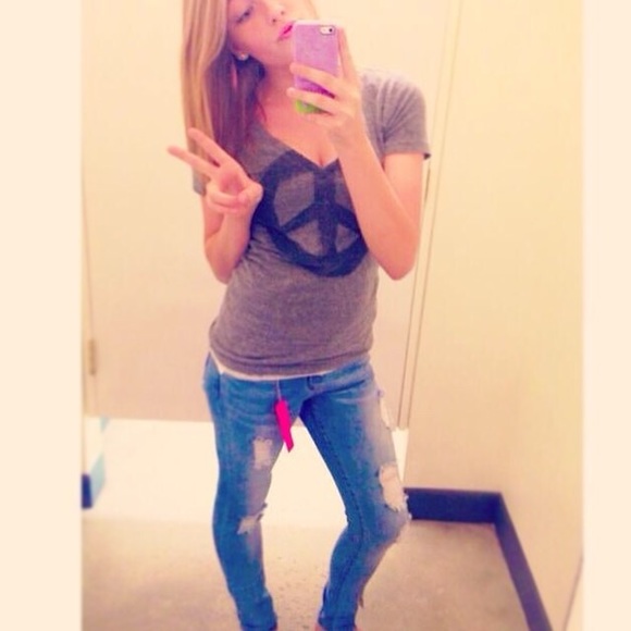 Profile Picture of Savannah Willis (@sssavannahhh) on Poshmark