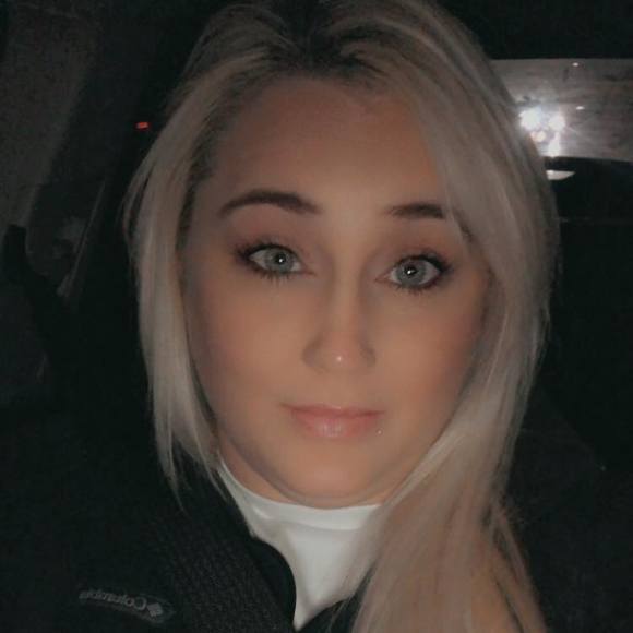 Profile Picture of Heather n. Joshua-kinnischtzke (@hnjoshua) on Poshmark