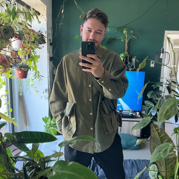 Profile Picture of Zac Pescetto (@moonwerk) on Poshmark