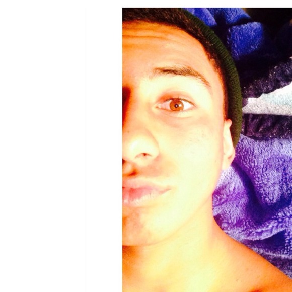 Profile Picture of Alex Ayala (@sekc_ayala) on Poshmark