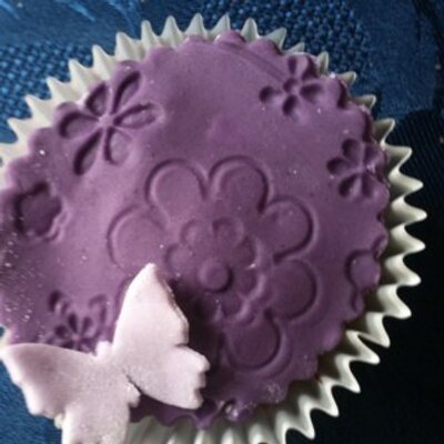 Profile Picture of Shelley Harding (@thecakebug) on Twitter