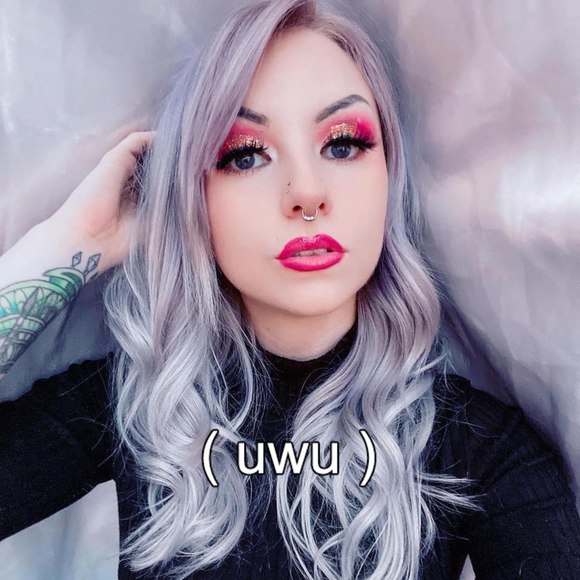 Profile Picture of Hannah Quinn (@hannahquinnxo) on Poshmark