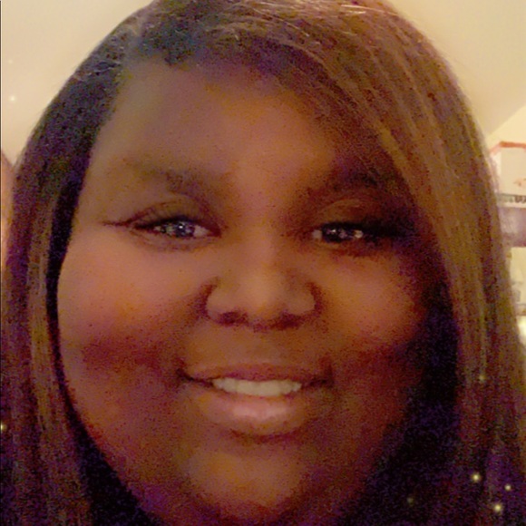 Profile Picture of Brianna Boglin (@ariesqueen94) on Poshmark