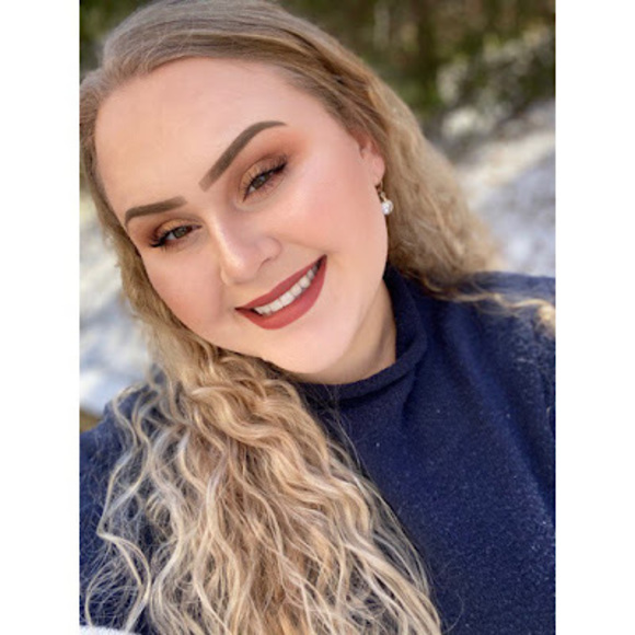 Profile Picture of Kristen Feher (@kristenefeher) on Poshmark