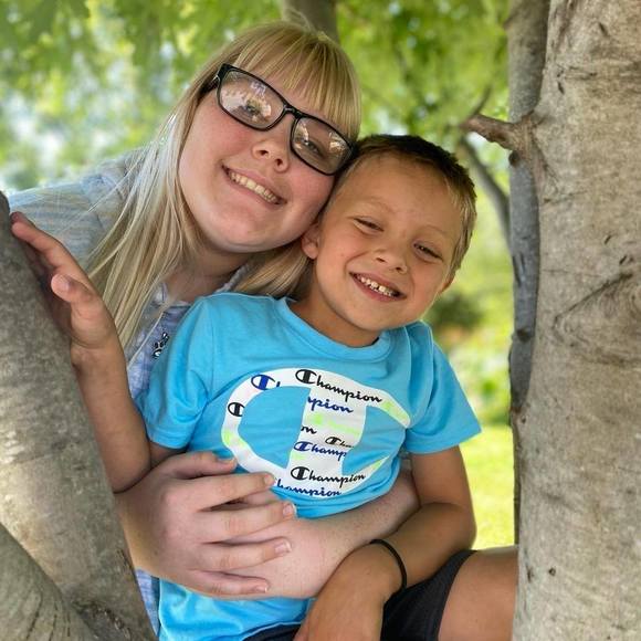 Profile Picture of Shanna Prior (@slumbergirl) on Poshmark