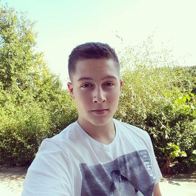 Profile Picture of Thomas Hinteregger (@0Thomas0Hinti0) on Twitter