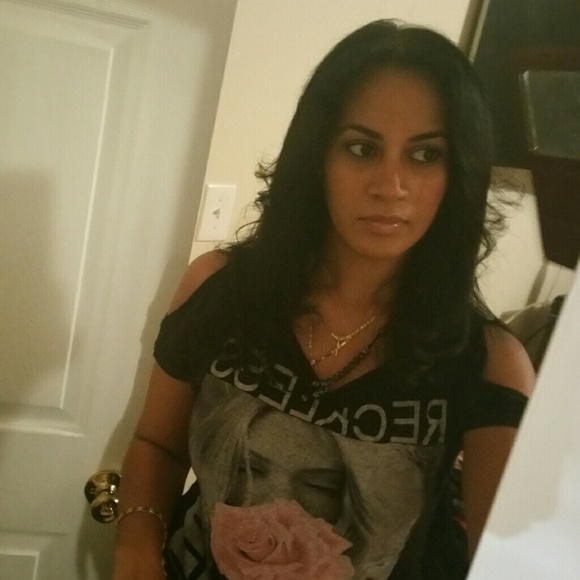 Profile Picture of Llaraida Tolentino (@annayz) on Poshmark