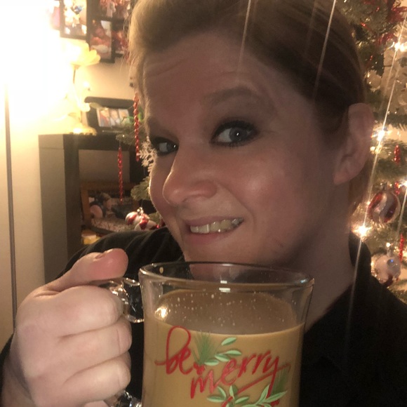 Profile Picture of Sheena Kretser (@sheenie34) on Poshmark