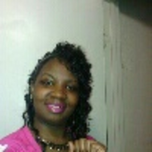 Profile Picture of Sheree Long (@sheree015) on Poshmark