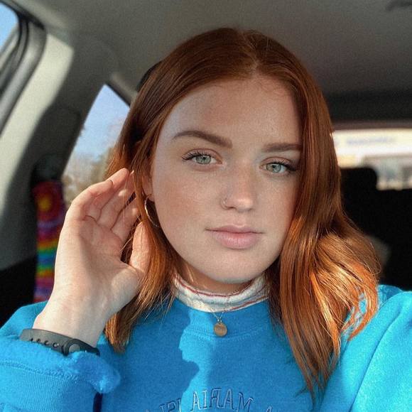 Profile Picture of Taylor Selby (@jtselbyy) on Poshmark