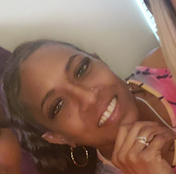 Profile Picture of Tammy Moses-miciotto (@tammymiciotto) on Poshmark