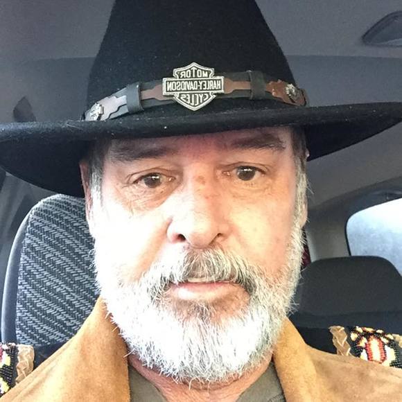 Profile Picture of Robert Skinner (@skynyrd777) on Poshmark