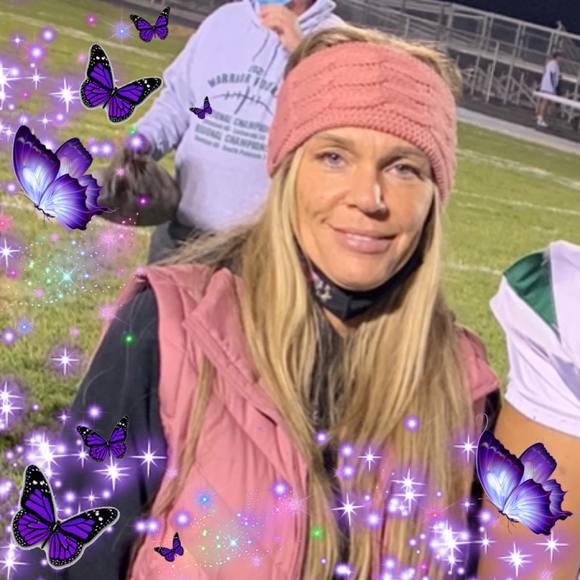 Profile Picture of Andrea Lowden (@harrisakh) on Poshmark