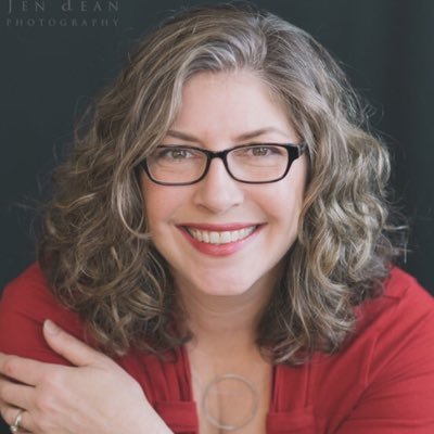 Profile Picture of Sarah MacLaughlin (@minim55) on Twitter