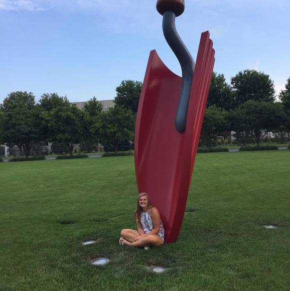 Profile Picture of Holly Hellermann (@hottieholly36) on Poshmark