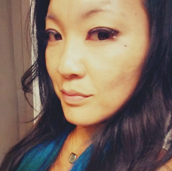 Christina Anguay - Poshmark Profile Picture of Christina Anguay (@crisse808) on Poshmark
