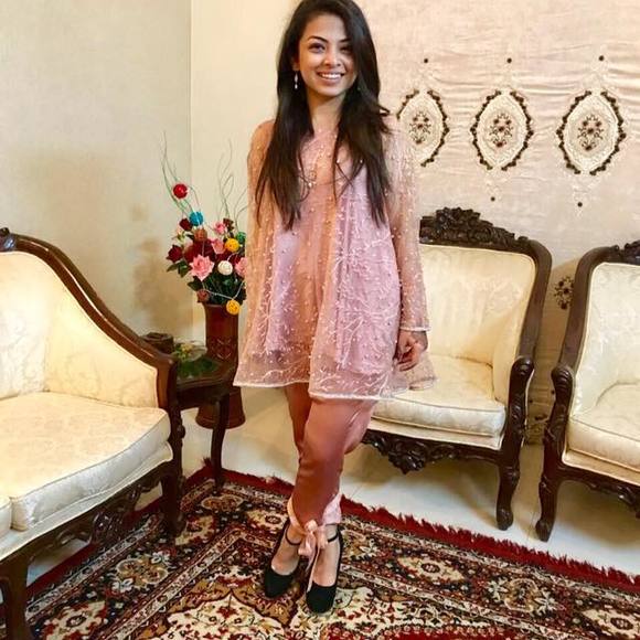 Profile Picture of Feryal Shariff (@feryalshariff) on Poshmark