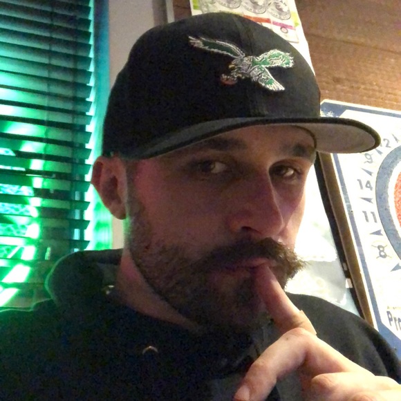 Profile Picture of Dante Dantonio (@uddant) on Poshmark