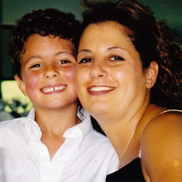 Profile Picture of Paula (@paulalauzonofficial) on Tiktok