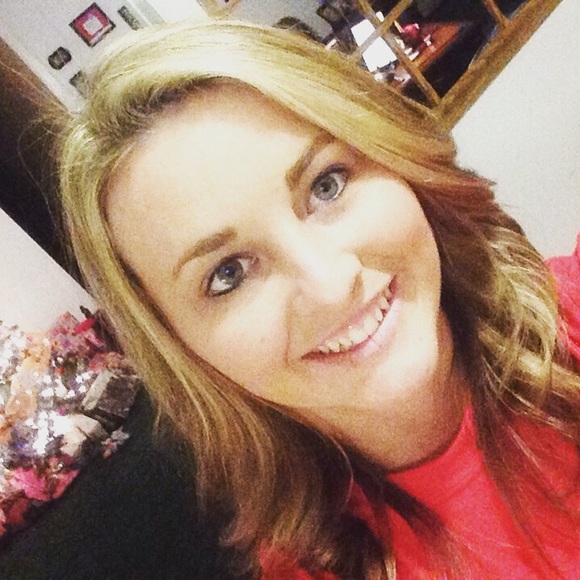 Profile Picture of Christy Driggers (@cbdriggers) on Poshmark