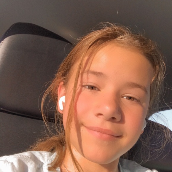 Profile Picture of Kaiya Kraner (@kjkraner) on Poshmark