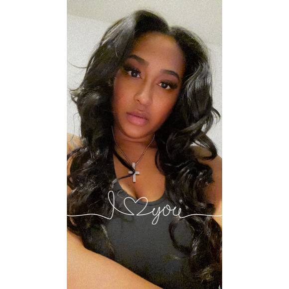 Profile Picture of Melissa Santelli (@pocahontas2314) on Poshmark