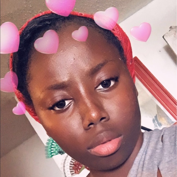 Profile Picture of Nash Pongnon (@nashii27) on Poshmark