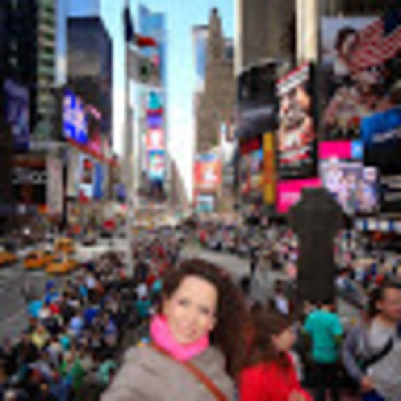Profile Picture of Cristina Hidalgo (@hrcr29) on Poshmark