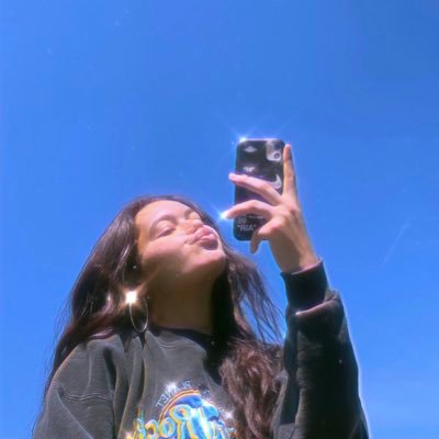 Profile Picture of Audrey⚡️ (@audreyharnish) on Twitter