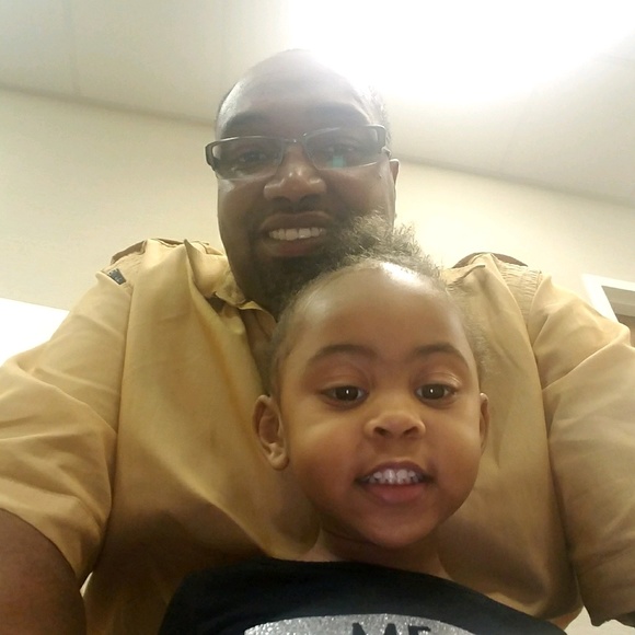 Profile Picture of Darrell Moss (@rx84moss) on Poshmark