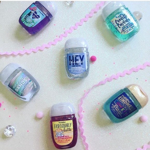 Profile Picture of Jessica Foster (@jessgianna10) on Poshmark