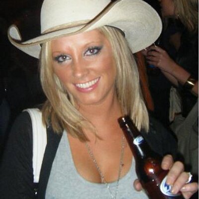 Profile Picture of Danielle Barker (@sparky0587) on Twitter