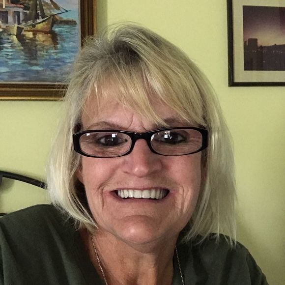 Profile Picture of Doreen Russini (@fantasticat52) on Poshmark