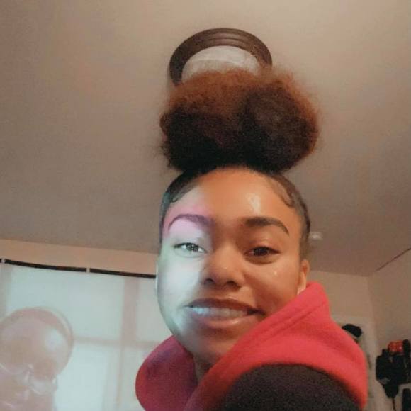 Profile Picture of Shaylynn Jojola (@shaylynnjojola) on Poshmark