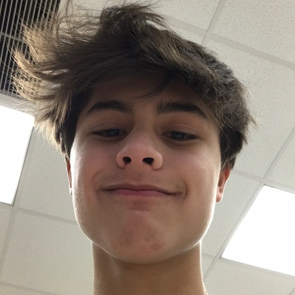 Profile Picture of Zach Miller (@zach11155) on Poshmark