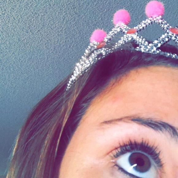 Profile Picture of Delaney Mitchell (@delaney_marie_m) on Poshmark