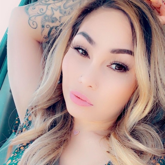 Profile Picture of Tia Mackler (@tiamackler) on Poshmark