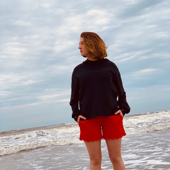 Profile Picture of Haley Sharbono (@hsharbono220) on Poshmark