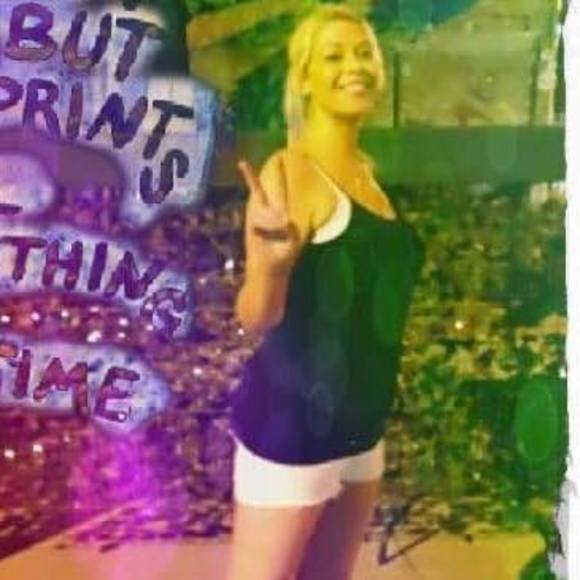 Profile Picture of Nichole Jacobs (@sexy_lil_lady) on Poshmark