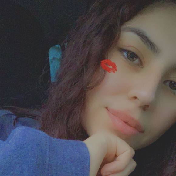 Profile Picture of Alondra Lazcano (@alondralazval) on Poshmark