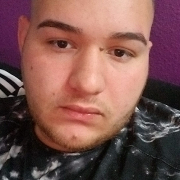 Profile Picture of Carmelo Rebollo (@carmelo062) on Poshmark