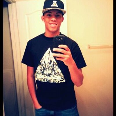 Profile Picture of Kris Robinson (@Kris_robinsonn) on Twitter