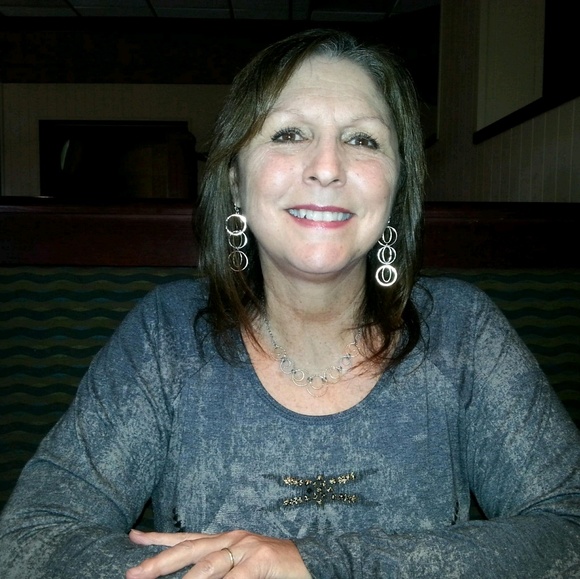 Profile Picture of Joyce Gartman (@jmgartman) on Poshmark