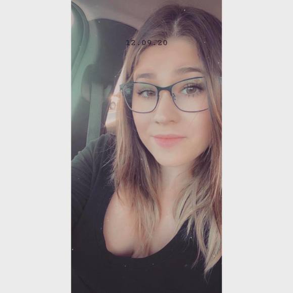 Profile Picture of Cierra Long (@cierralong) on Poshmark