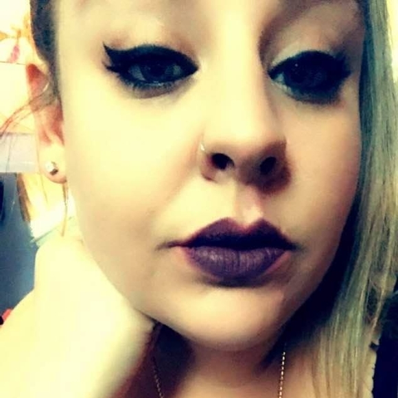 Profile Picture of Alexandrea Kelly (@akelly265) on Poshmark