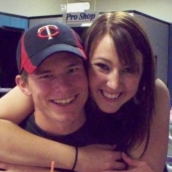 Profile Picture of Brooke Miskowski (@bcmiskow5719) on Poshmark