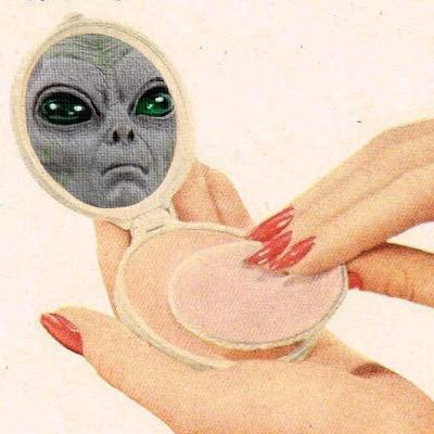 Profile Picture of Chloe Meyer (@ChloeMartian) on Twitter