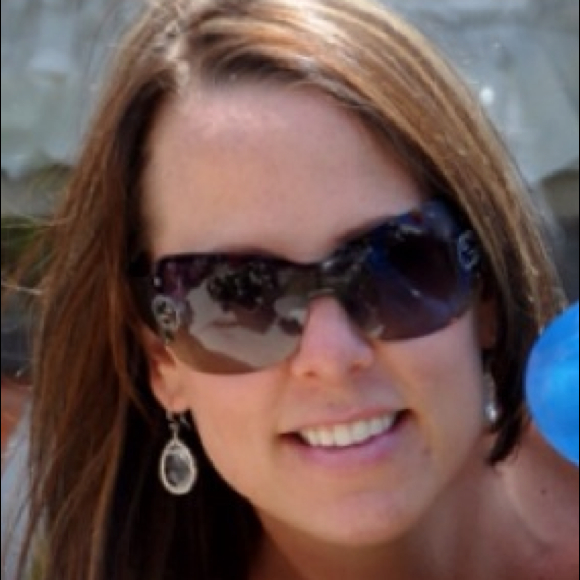 Profile Picture of Beth Evick (@bethevick) on Poshmark