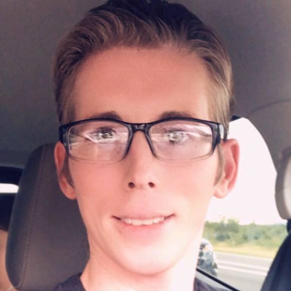 Profile Picture of Richard Mckale (@richm54) on Poshmark