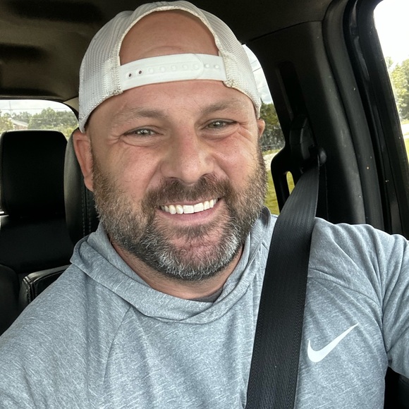 Profile Picture of Logan Clemons (@thelogan22) on Poshmark
